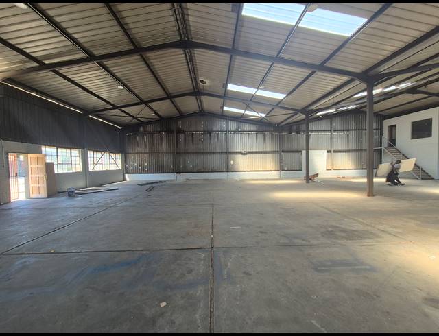 5,500M² WAREHOUSE FOR SALE IN WADEVILLE